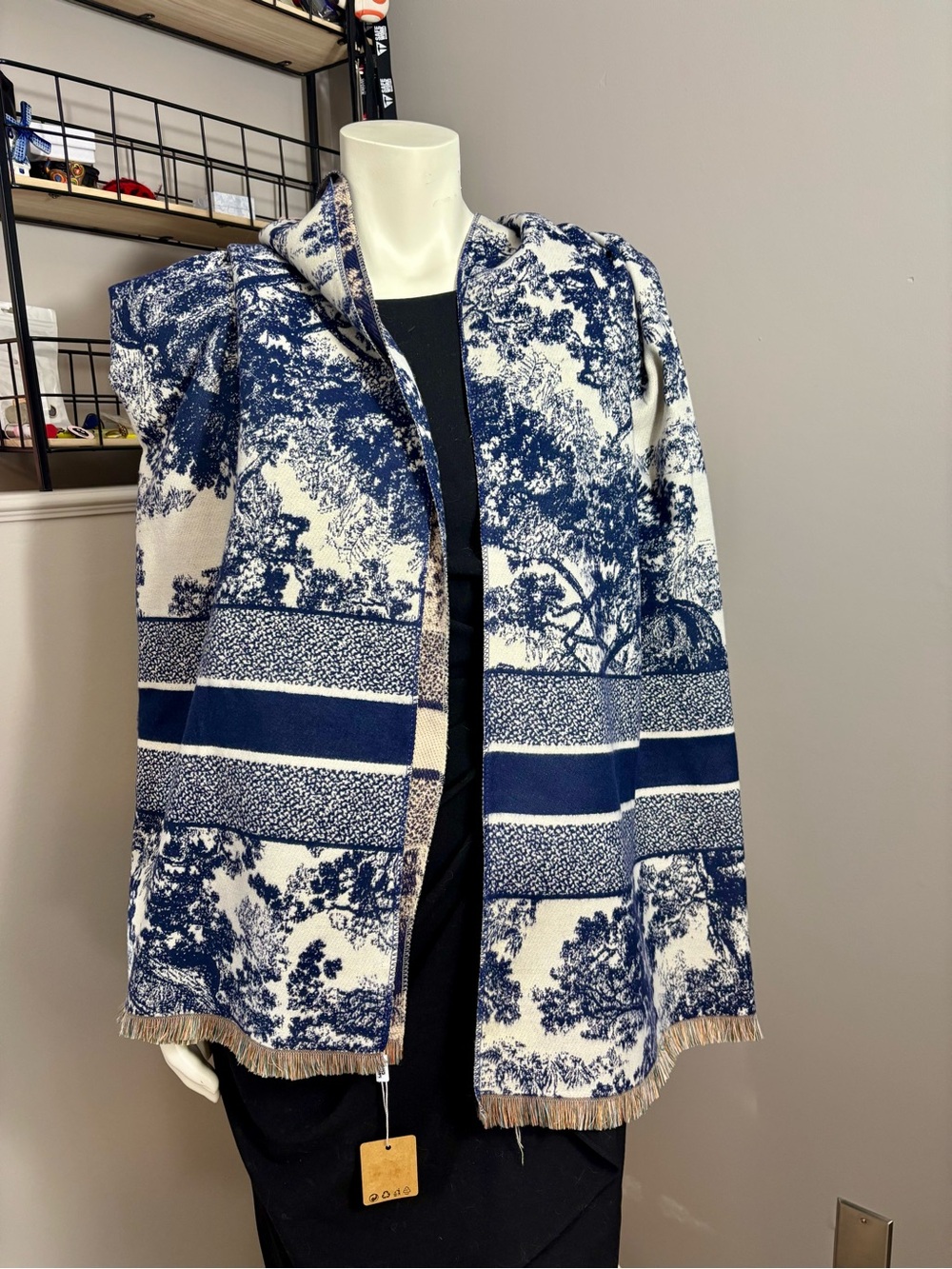 Luna Chiara Large Scarp/Wrap, new